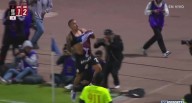 ¡Al último minuto! Gol de Alex Valera para el 2-1 de Universitario vs. UTC