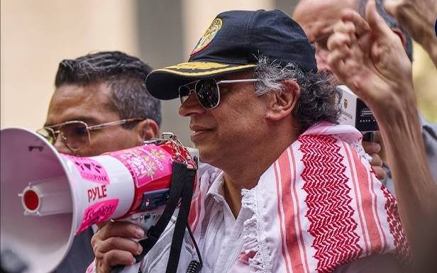 EEUU revoca visa a Petro, algo que no le preocupa en lo más mínimo