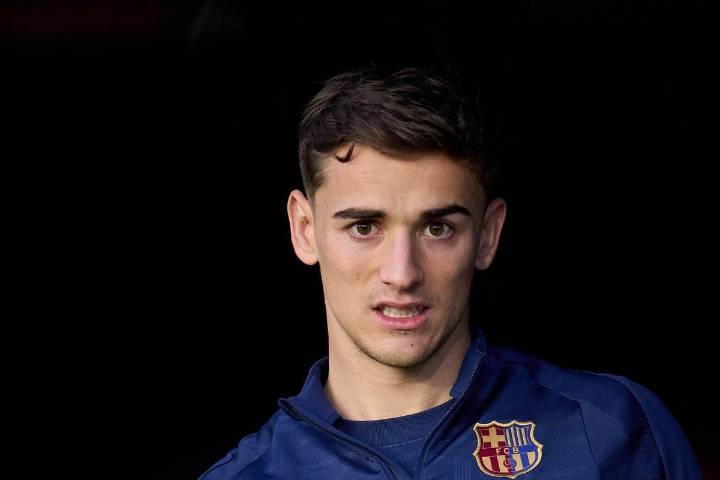 Barcelona's Gavi to undergo minor knee surgery, set for one month out