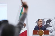 Gobierno de México propone alzas de impuestos a refrescos, tabaco, apuestas y videojuegos