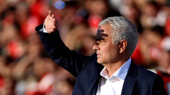 José Mourinho asumió como DT del Benfica y sorprendió con un tremendo elogio a Nicolás Otamendi