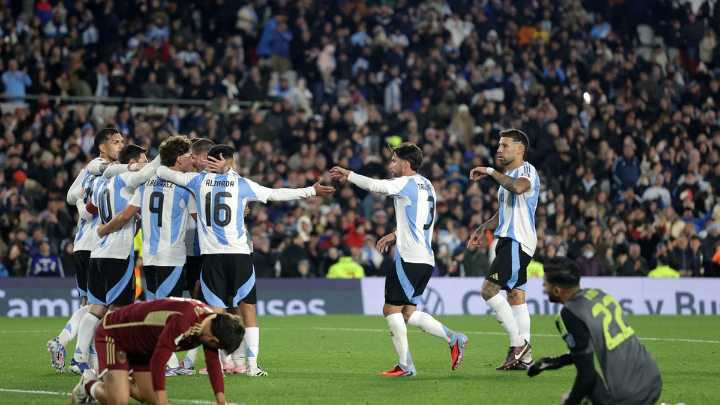 La Selección argentina cierra las Eliminatorias Sudamericanas, sin Messi