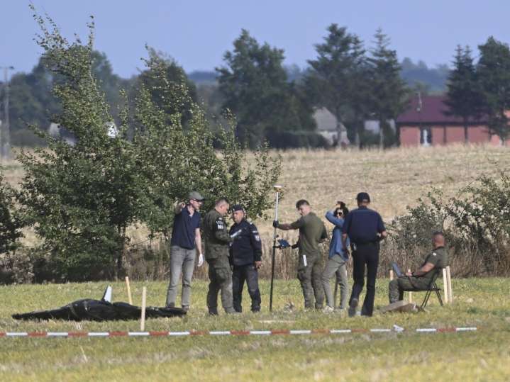 Trump offers ambiguous response to Russian drone incursion