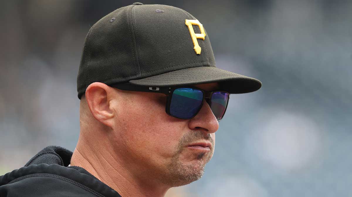 Pirates’ Don Kelly gets contract extension after 71