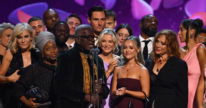 National Television Awards viewers emotional after 'voice of Albert Square' collects EastEnders top prize