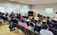 En un encuentro improvisado con los trabajadores de Red Chamber frente a la planta de Puerto Madryn, el Secretario de Pesca de Chubut, Andrés Arbeletche, les confirmó que el 1 de octubre comenzará a o