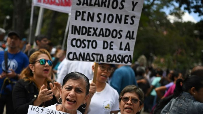 Profesores de la UCV rechazan bonos salariales y exigen la recuperación de sueldos dignos