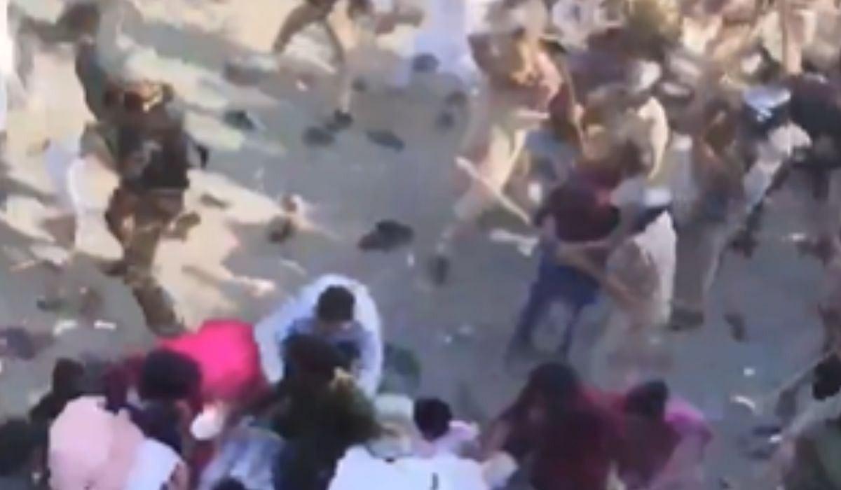 'I Love Muhammad' Poster Row: Stone Pelting Reported In UP's Bareilly After Friday Prayers, Police Resort To Lathi Charge