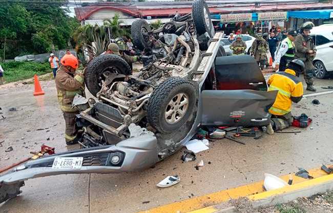 Mueren 5 personas tras accidente en Cancún, entre ellas dos menores de edad