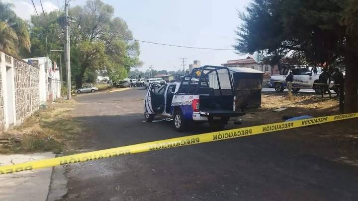Mujer resulta lesionada tras choque entre automóvil y tráiler