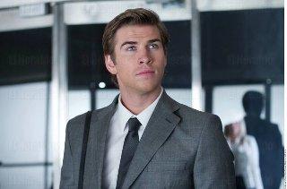Anuncian Liam Hemsworth  y Gabriella Brooks su compromiso