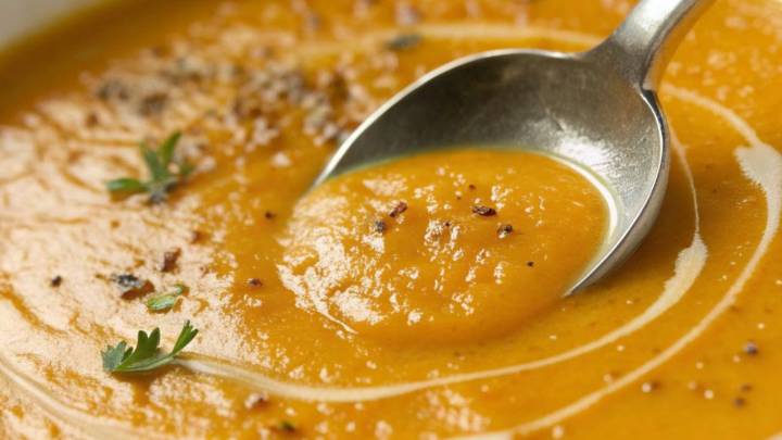 Prepara una deliciosa crema de calabaza ideal para comer en otoño