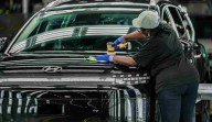 Detienen a cientos de surcoreanos en una planta de vehículos de Hyundai en EE.UU