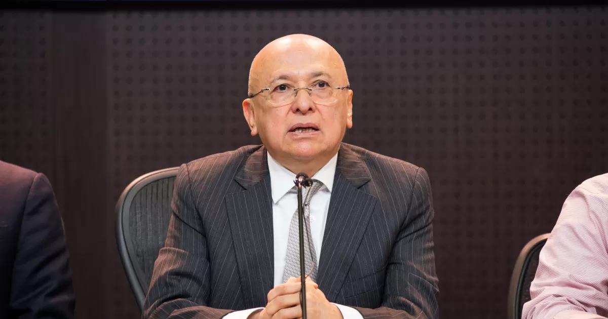 Prohibición del glifosato en Colombia debe mantenerse, según Eduardo Montealegre