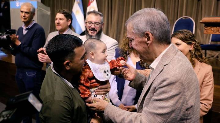 Schiaretti criticó el veto a la "Ley Garrahan": "Es darle la espalda a los niños y a la salud pública"