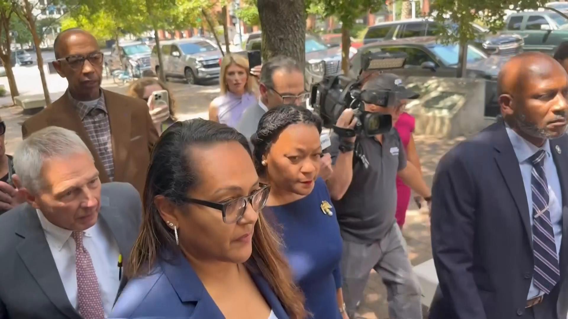 New Orleans mayor appears in court on corruption charges tied to alleged affair