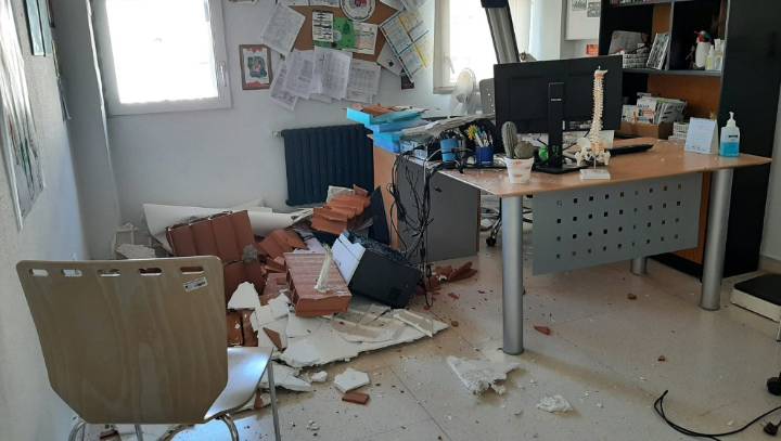 Sin reforma ni reapertura: CCOO denuncia la falta de avances en el centro de salud de Reinosa tras el derrumbe del techo de una consulta