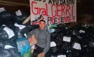 Juega al fútbol, sigue ayudando a los damnificados por la inundación y en Cerri es el “héroe sin capa”