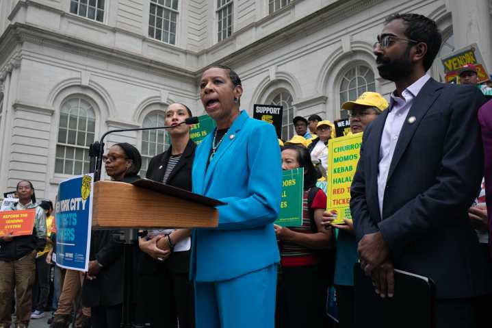 Council Overrides Mayoral Veto of Street Vendor and Delivery Worker Protection Bills