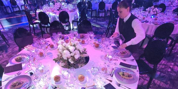 Un clásico renovado, opción vegetariana y un postre llamativo: cuál será el menú de los Martín Fierro 2025