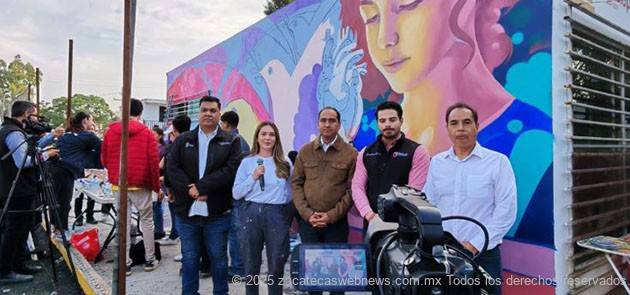 RECONOCEN A GUADALUPE EN LA MAÑANERA POR PARTICIPAR EN “MURALES POR LA PAZ”
