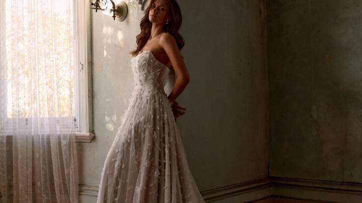 Celebrated bridal designer Anna Campbell brings her romantic gowns to Adelaide in an exclusive trunk show