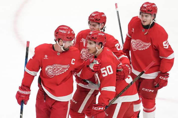 Red Wings wrap-up camp with Red & White game in Grand Rapids