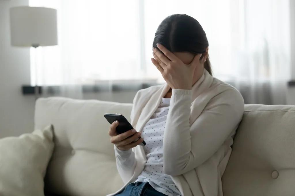 Networks and News: Stay Away from Those Who Spread Fear