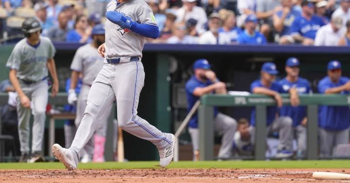 Blue Jays clinch playoff spot with 8