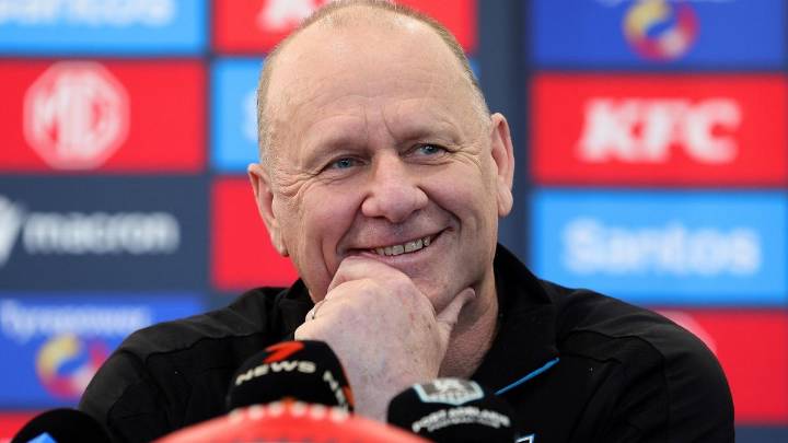 Ken Hinkley receives ‘extraordinary’ offer from fiery AFL rival Hawthorn as Essendon also make play