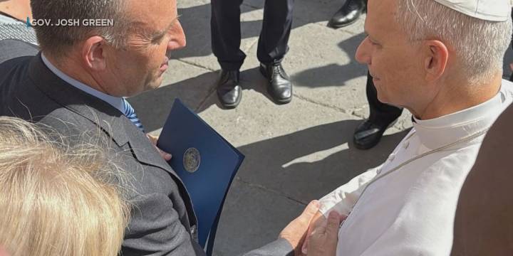 Gov. Green invites the pope to visit Kalaupapa