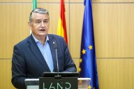 Sanz lamenta el tiempo perdido en la cesión del suelo del hospital: "Zona Franca no tenía excusas"