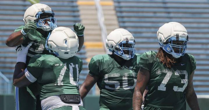 Running back Javin Gordon, dominant defensive front carry Tulane to 31