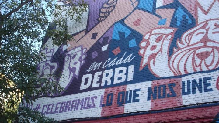 El mensaje de fraternidad entre el Atlético y el Real Madrid en el barrio de Carabanchel