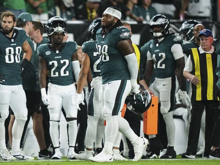 Jalen Carter learns punishment for spitting on Dak Prescott