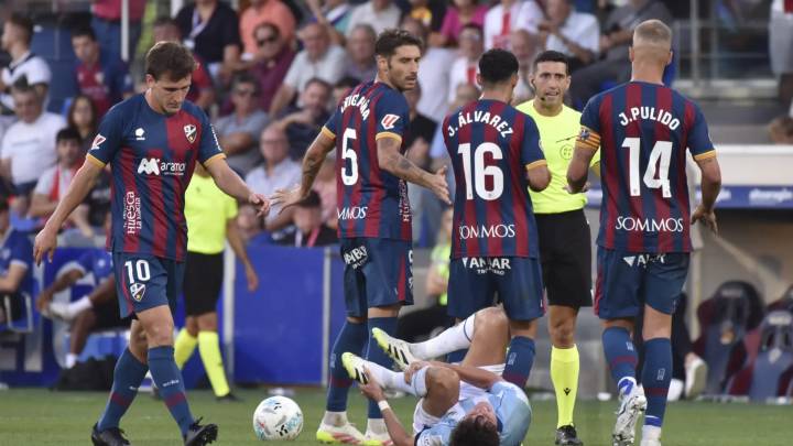 El Alcoraz, 'Teatro de los Sueños' para un Huesca que vuelve a ganar en el último minuto