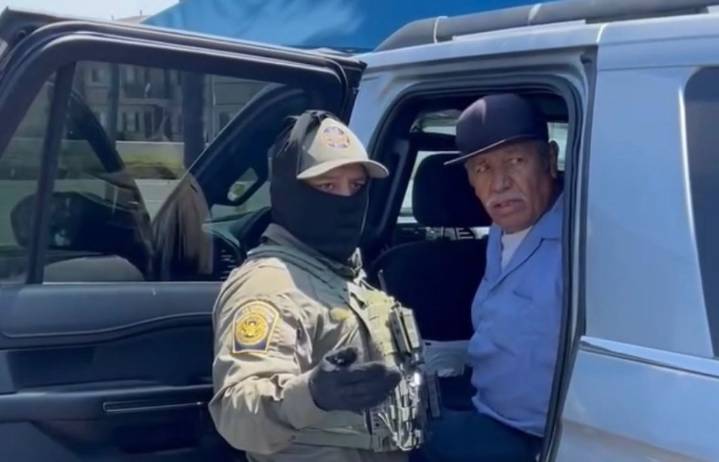 Newsom signs bill barring most law enforcement from wearing masks