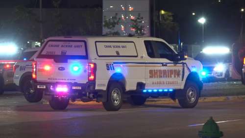 HCSO deputy shoots man outside Walgreens on Veterans Memorial in northwest Harris County, sheriff's office says