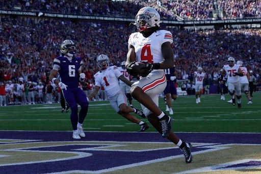 No. 1 Ohio State pulls away to beat Washington 24