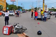 Repartidor de pizza sufre fractura tras chocar su motocicleta contra automóvil en Isla del Carmen 2000