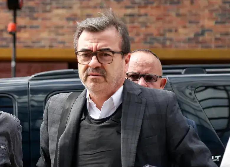 Olmedo López denuncia soborno de $10.000 millones y señala al presidente Petro de poner “precio a su cabeza”