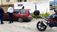 Recupera Policía Municipal de Chiautempan vehículo robado en estacionamiento de tienda departamental