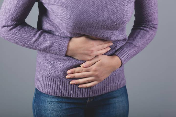 Siete alimentos que aumentan los calambres y la hinchazón estomacal