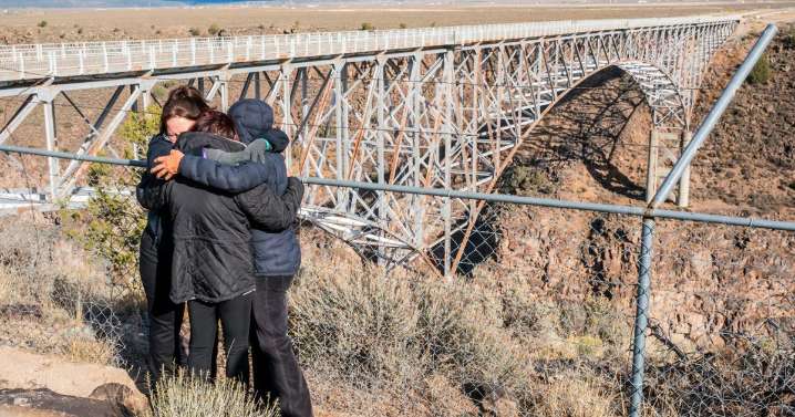 Officials close Rio Grande Gorge Bridge in Taos to pedestrians following teen's suicide death