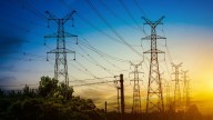 El Gobierno sumaría un cargo extra en las tarifas para financiar obras eléctricas