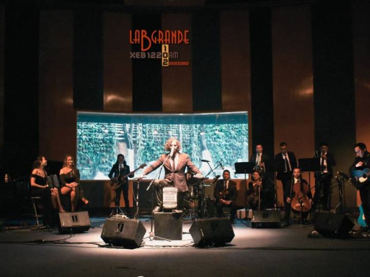 XEB celebra 102 años: boleros y tango en un festejo con música en vivo