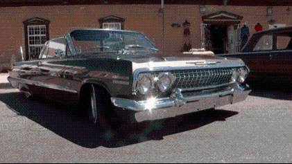 Vintage cars show off in Old Town Albuquerque