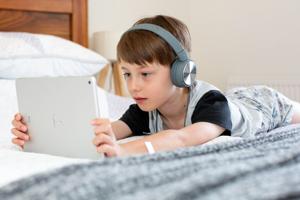 Parents struggle to teach kids value of money in a digital world