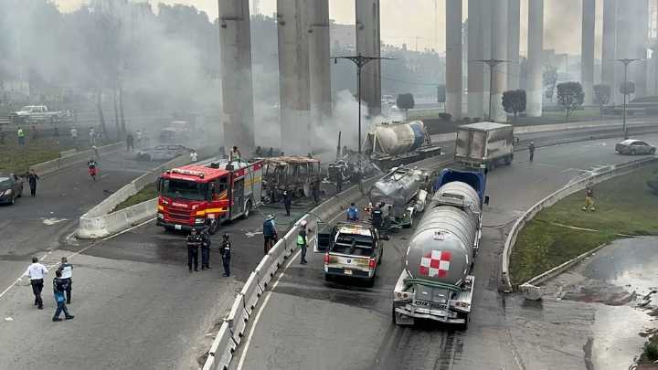 Asciende a 8 número de muertos por explosión de pipa en puente la Concordia de Iztapalapa