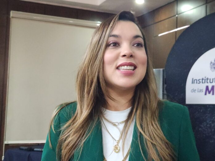 Universidad de las Mujeres presenta a su primera generación con 200 alumnas inscritas